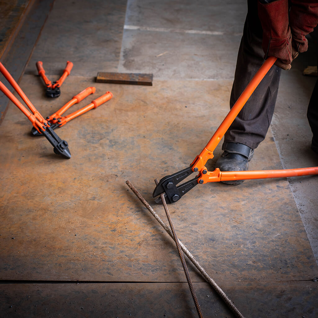 Vanquish 18 in. Bolt Cutter