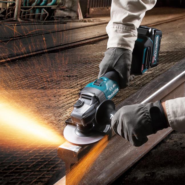Makita GA005GM102 40V Max XGT Brushless 5 in. Angle Grinder With Thumb Switch Kit (1 x 4.0 Ah)