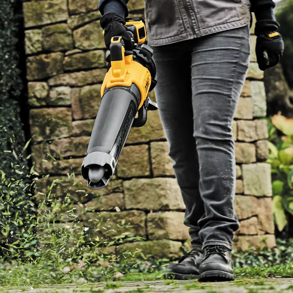 Dewalt DCBL722P1 20V MAX XR Handheld Blower Kit (1 x 5.0 Ah)