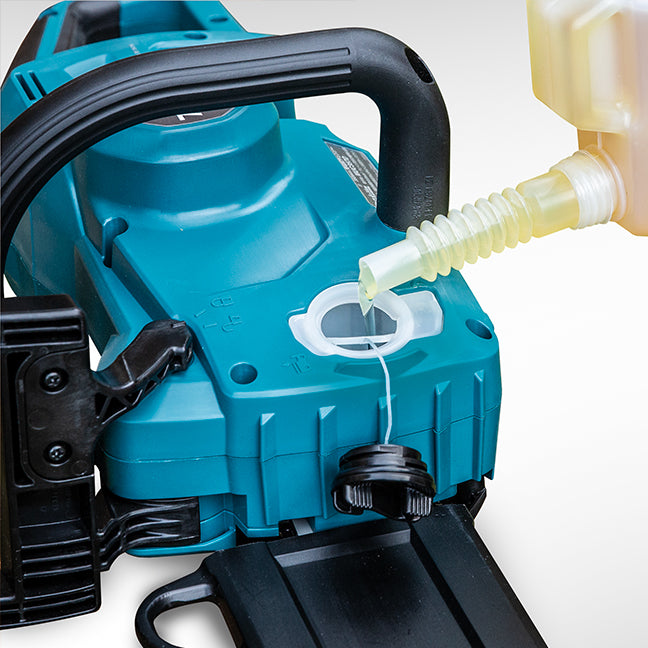 MAKITA DUC407RTX2 18V LXT Brushless 16 in. Rear Handle Chainsaw Kit (5.0Ah x1)