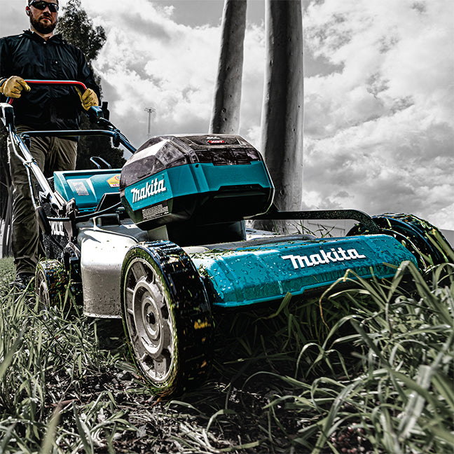 Makita LM002GT201 40V MAX XGT Brushless 21 in. Self Propelled STEEL DECK Lawn Mower Kit (5.0Ah x 2)
