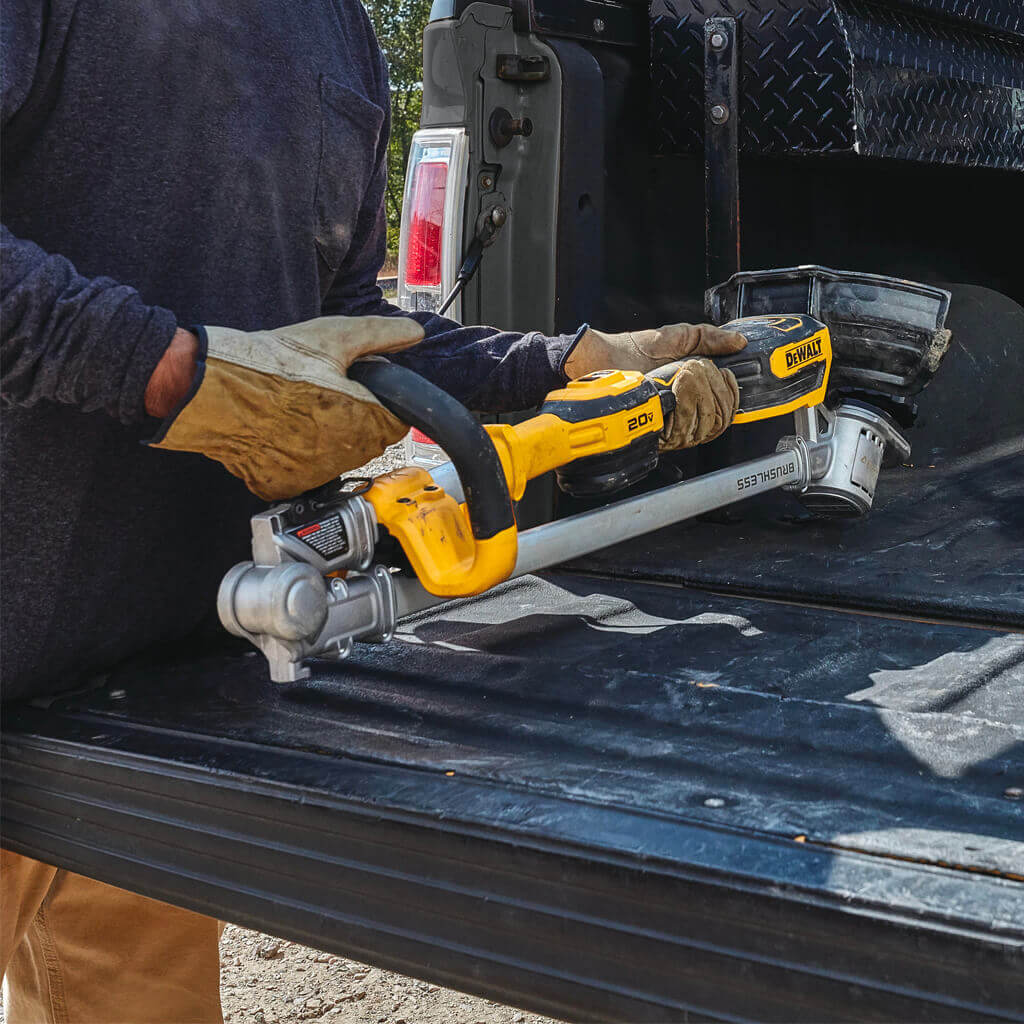 DEWALT DCST922P1 20V MAX 14 in. Brushless Folding String Trimmer Kit