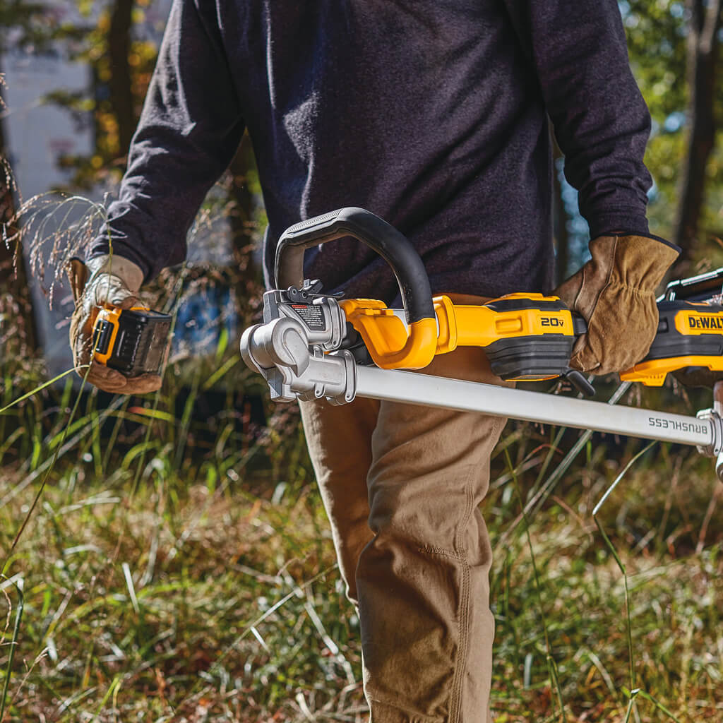 DEWALT DCST922P1 20V MAX 14 in. Brushless Folding String Trimmer Kit