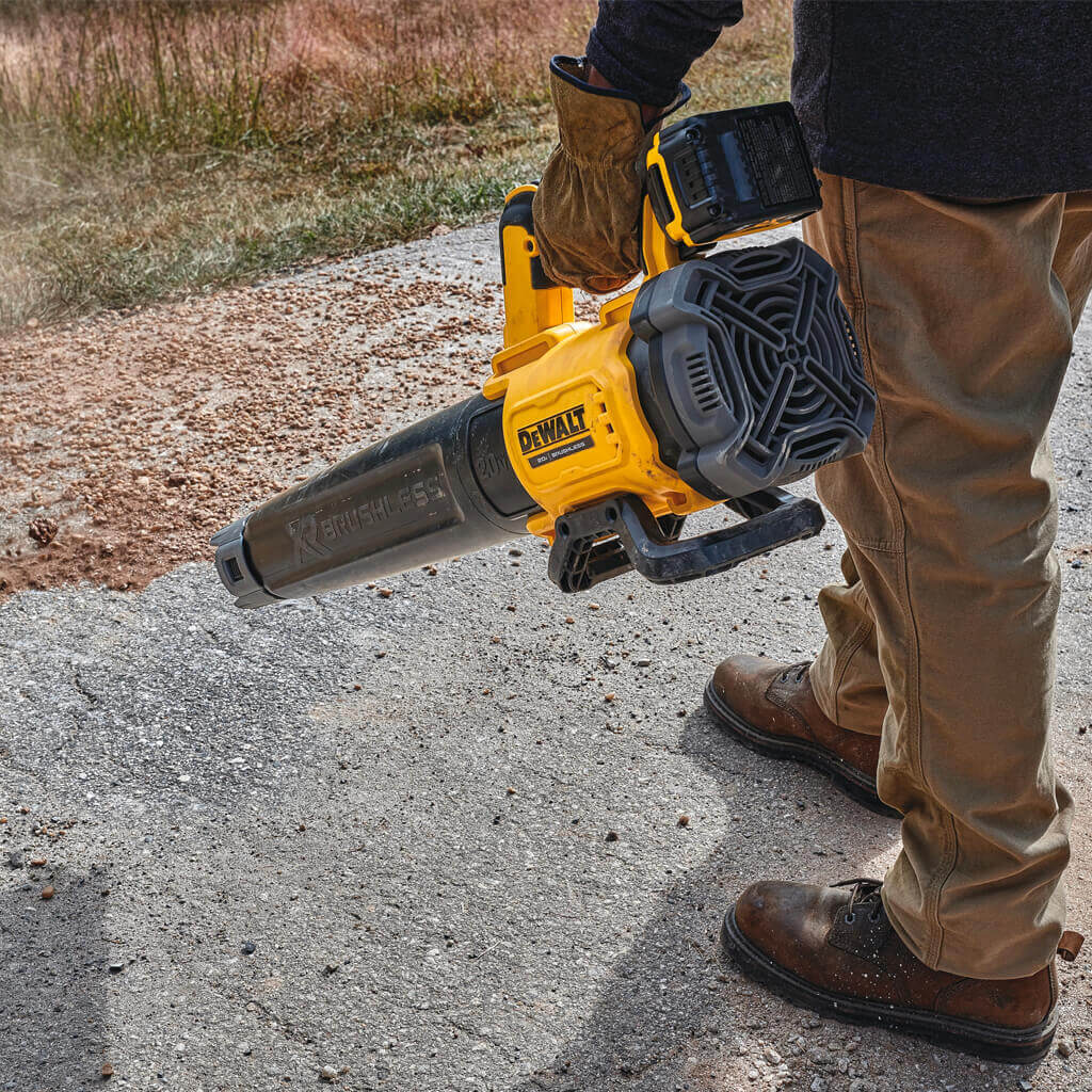 DEWALT DCBL722P1 20V MAX XR Brushless Handheld Blower Kit