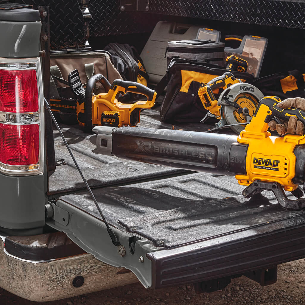 DEWALT DCBL722P1 20V MAX XR Brushless Handheld Blower Kit