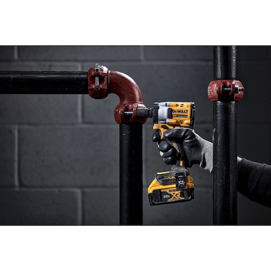 DeWalt DCF922B ATOMIC™ 20V MAX* 1/2 in 450 ft/lb Breakaway 300 ft/lb Fastening 20 V Cordless Impact Wrench with Detent Pin Anvil