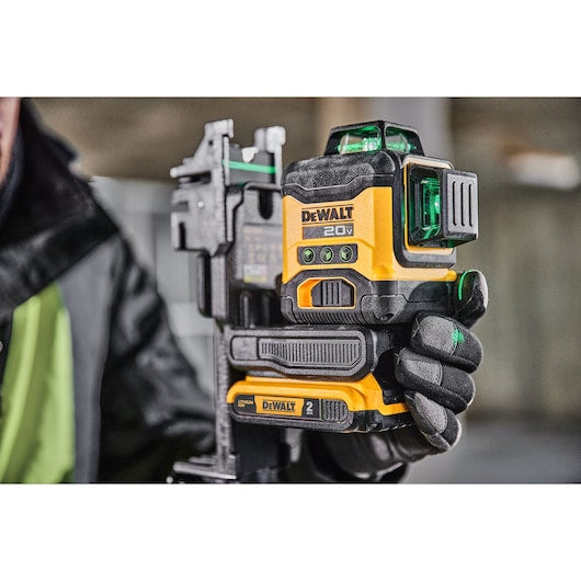 DeWalt DCLE34031D1 +/- 1/8 in @ 30 ft Green 3 x 360 deg Laser Kit