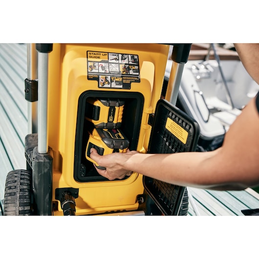 DeWalt DCPW1600Y2 Battery 1600 psi 12 gpm Brushless Pressure Washer Kit