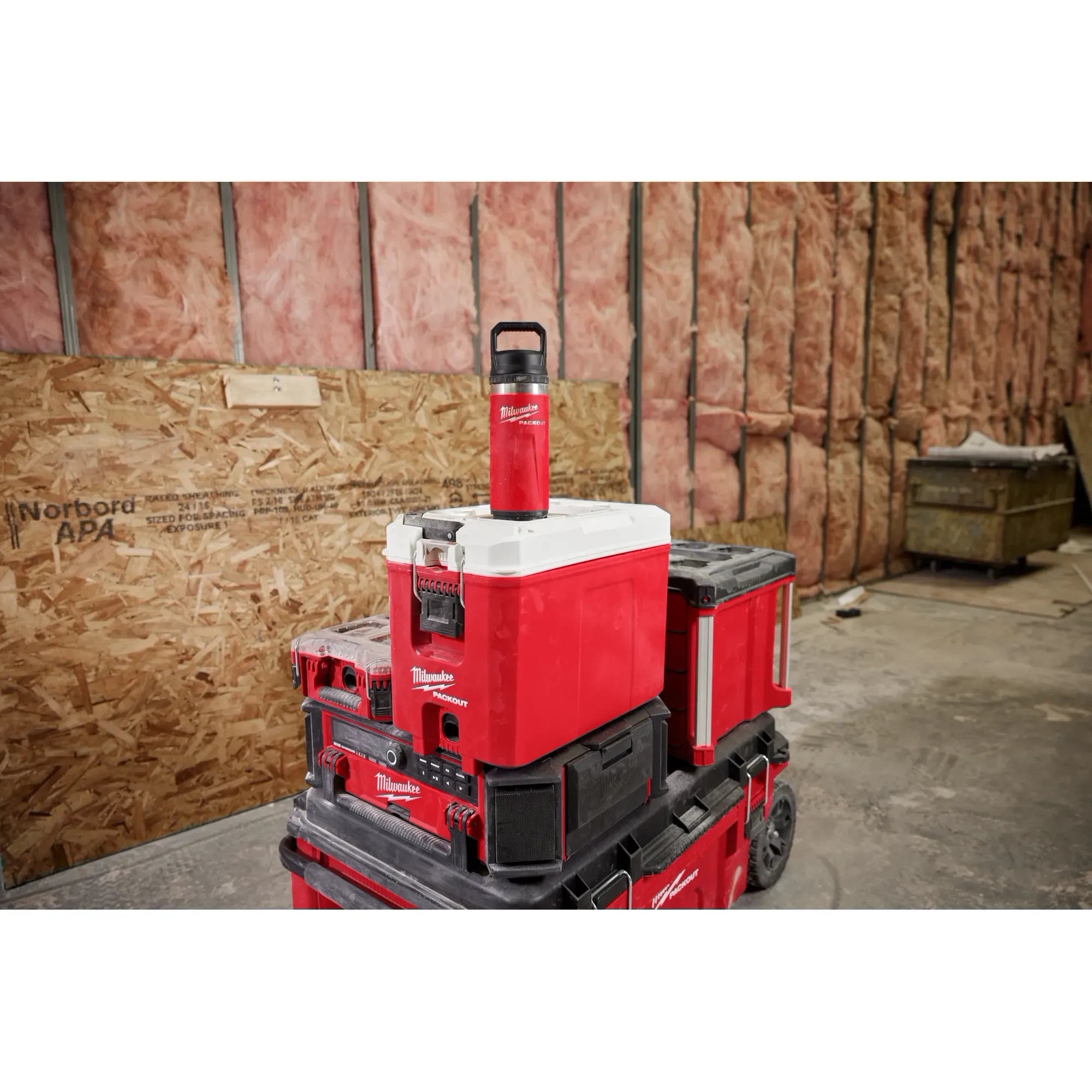 MILWAUKEE 48-22-8397R PACKOUT™ 36oz Insulated Bottle with Chug Lid