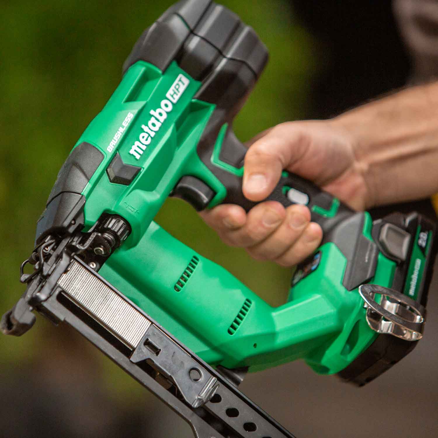 METABO HPT N1804DAM 18V MultiVolt™ Brushless 18-Gauge 1/4 Inches Narrow Crown Stapler Kit