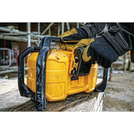 DeWalt DCR028B 12V/20V MAX* 12/24 V 18-1/2 in Bluetooth Jobsite Radio (Tool Only)