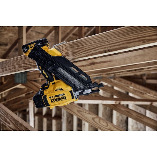 DeWalt DCN930P 2-3.5 in 0.113-0.131 in Paper Tape Brushless Cordless Framing Nailer Kit