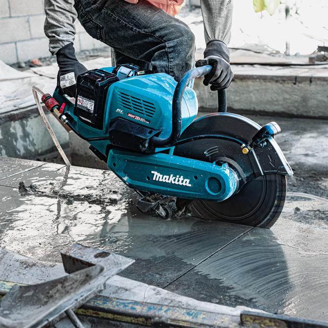 Makita CE001GL401 80V (40V x 2) Max XGT Brushless 14 in. Power Cutter Kit (4 x 8.0Ah)