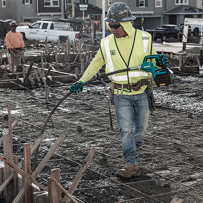 MAKITA VR003GZ 40Vmax XGT Brushless 1-1/4 in. x 3.9 ft. Concrete Vibrator (Tool Only)