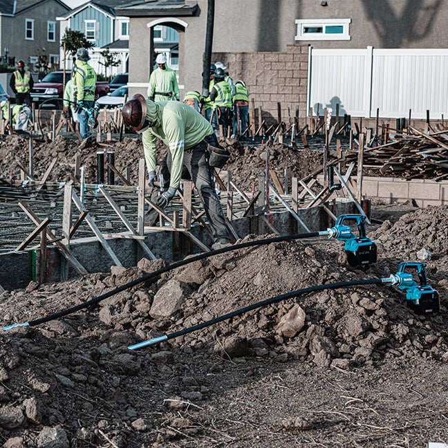 MAKITA VR003GZ 40Vmax XGT Brushless 1-1/4 in. x 3.9 ft. Concrete Vibrator (Tool Only)