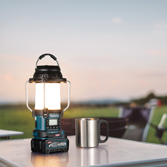 MAKITA MR010G 40V max XGT Cordless Lantern Radio w/Bluetooth, XPT & Flashlight (Tool Only)