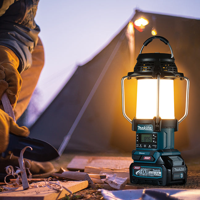 MAKITA MR010G 40V max XGT Cordless Lantern Radio w/Bluetooth, XPT & Flashlight (Tool Only)