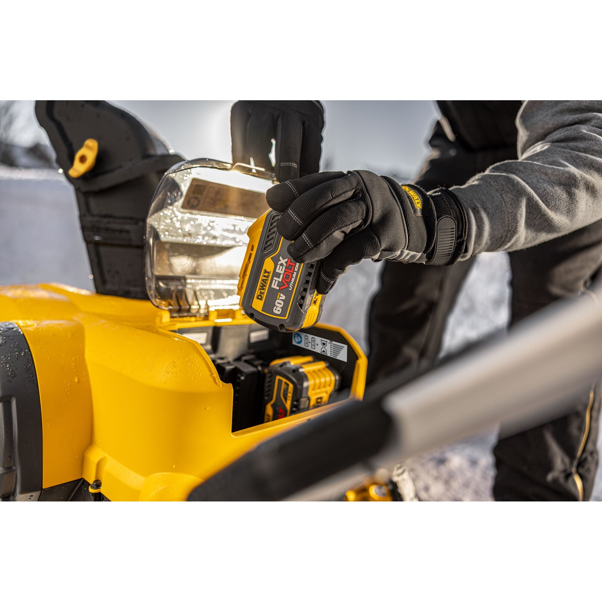 DEWALT PROMO ONLY* DCSNP2142Y2-CA/DCBL772B 60V SINGLE STAGE SNOW BLOWER KIT 12.0AH + FREE BLOWER