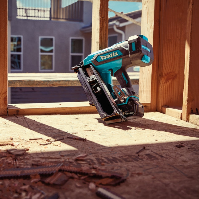 Makita DBN900ZK 18V LXT BL 3-1/2 in. 30-Degree Framing Nailer (Tool Only)