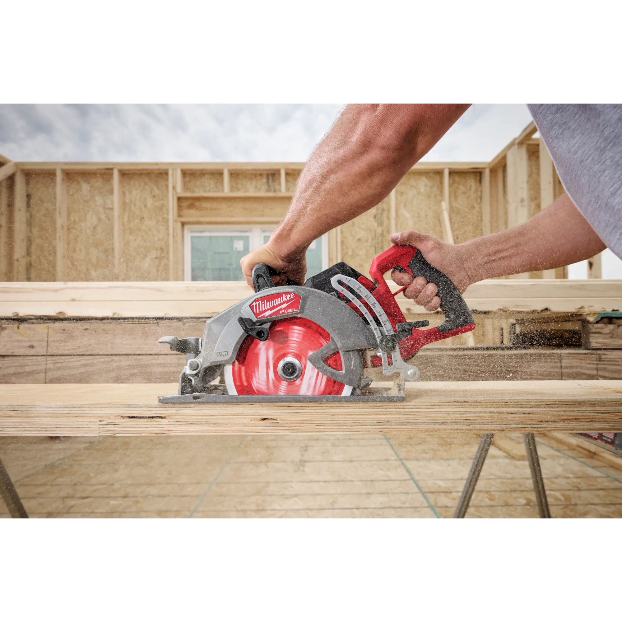 Milwaukee 2930-21Hd M18 FUEL™ 7-1/4 in. Rear Handle Circular Saw Kit