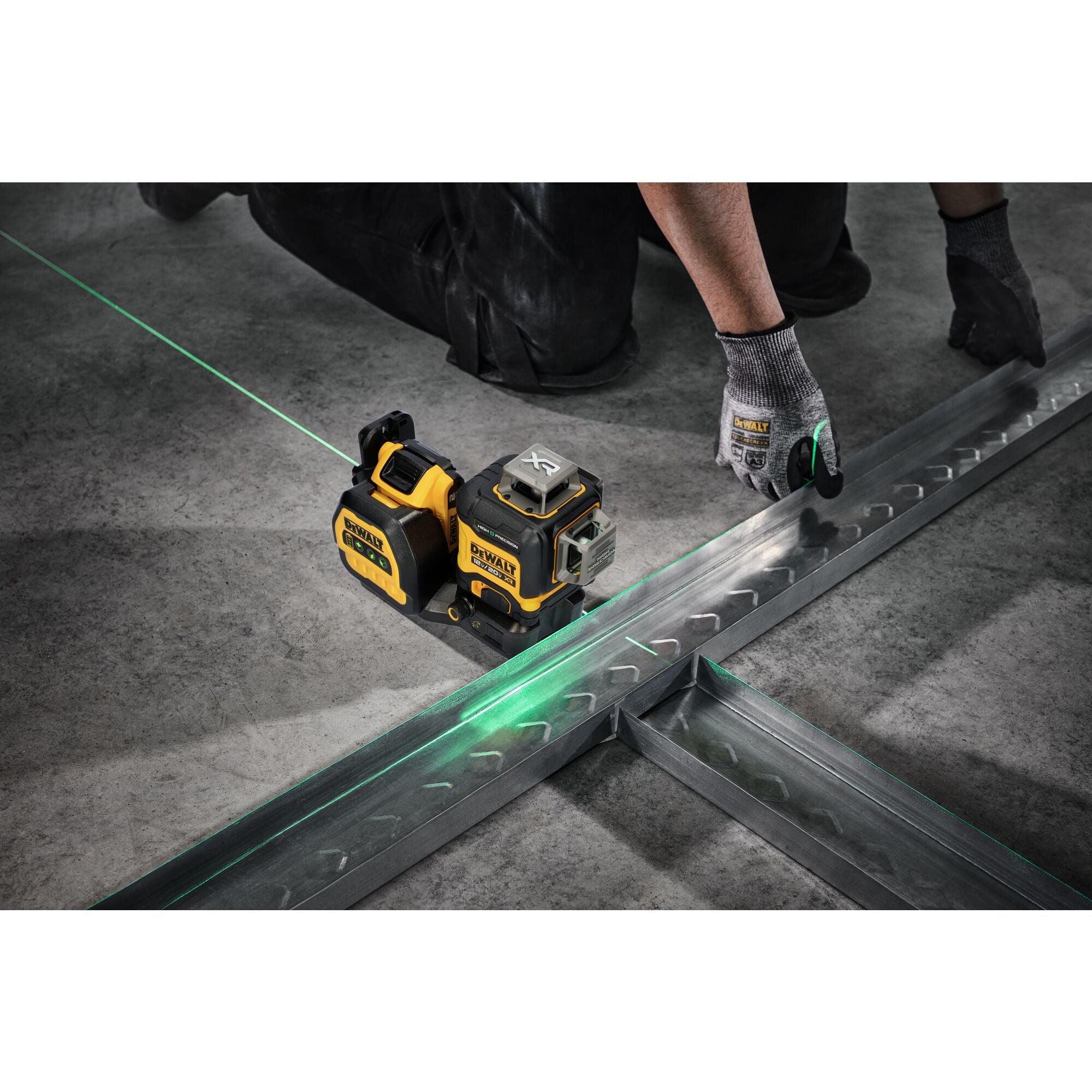 Dewalt DCLE34033D1 12/20V 3X360 Green Line Laser Kit 2.05AH