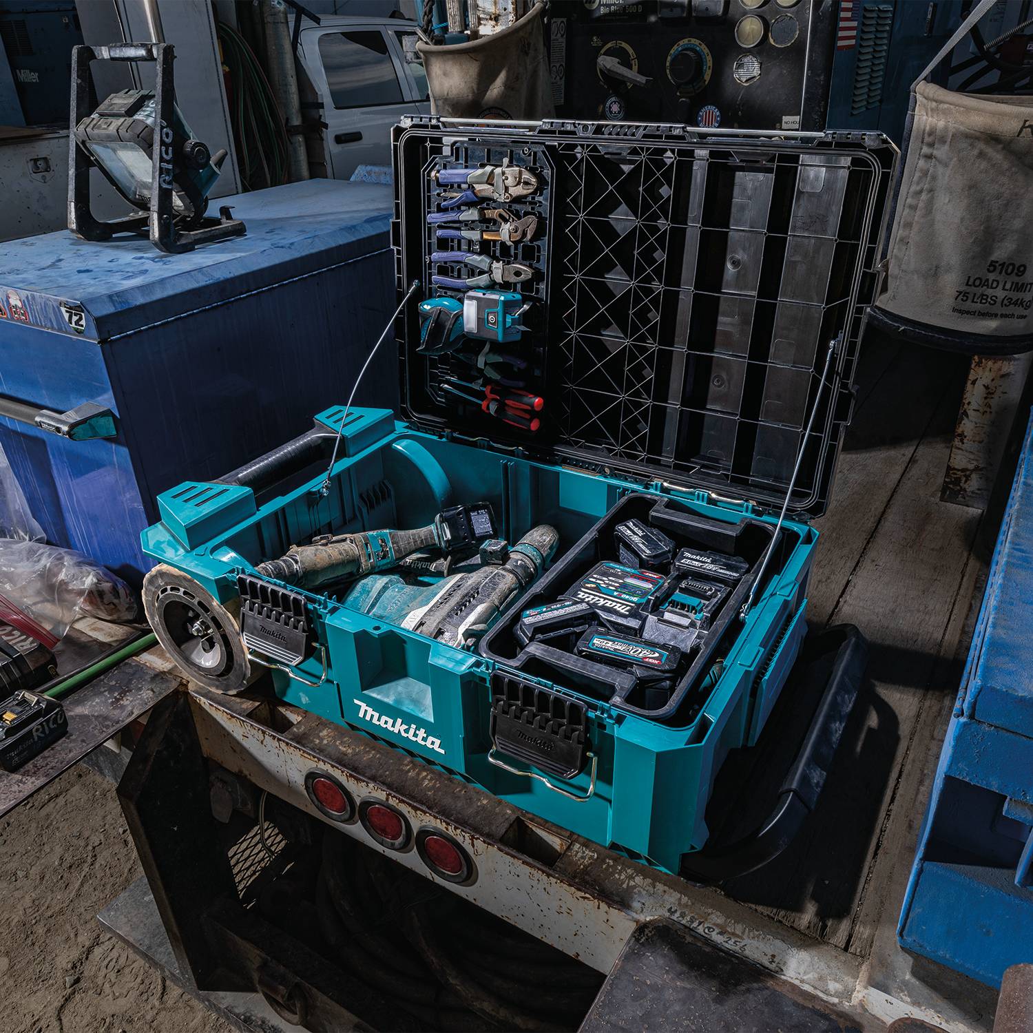 Makita Maktrak™ T-90009 Rolling Tool Chest