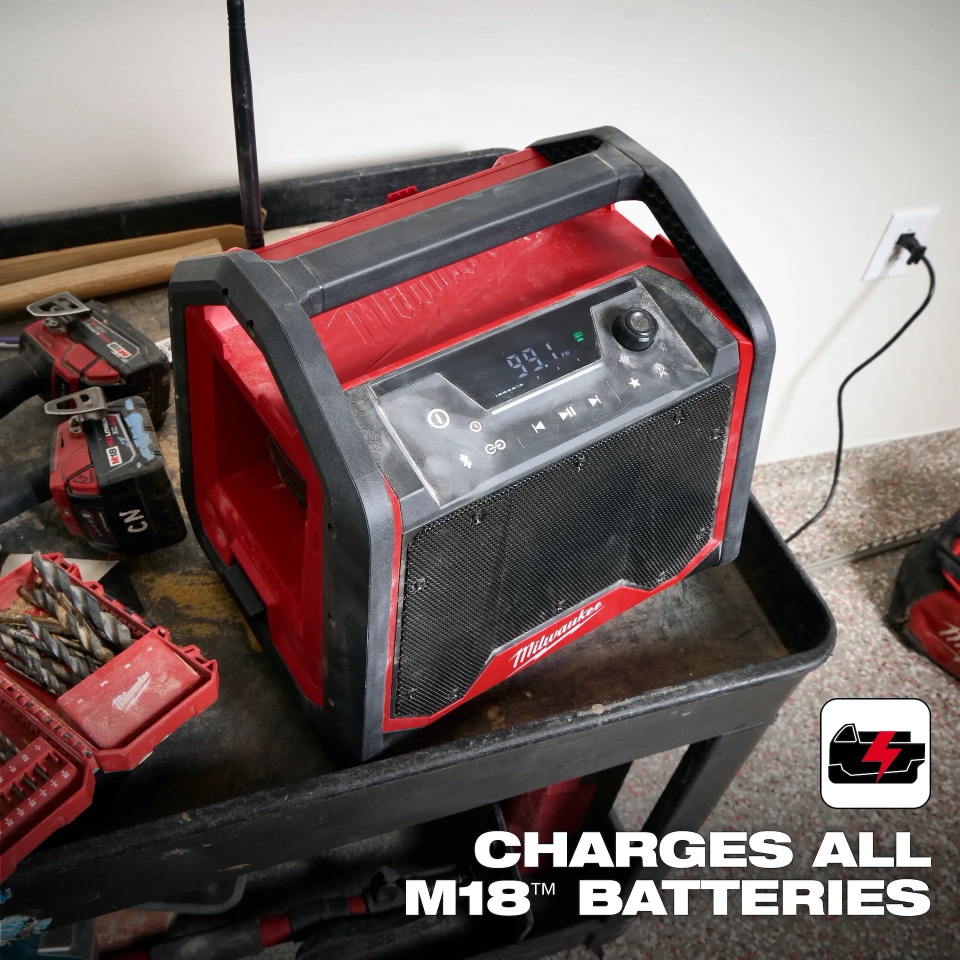 Milwaukee 2956-20 M18 Bluetooth Jobsite Radio + Charger