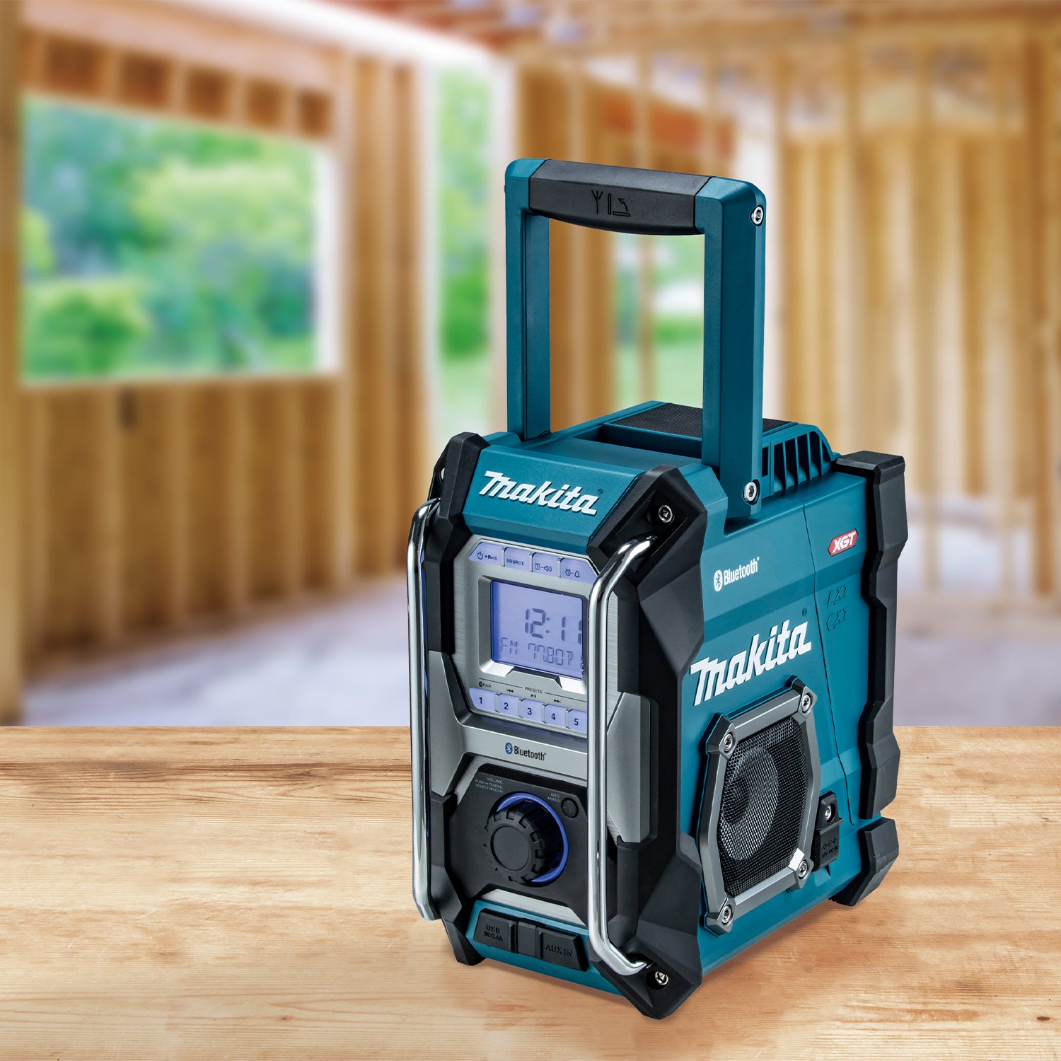 MAKITA MR002G 12/18/40V Jobsite
  Radio w/Bluetooth & USB, Tool Only