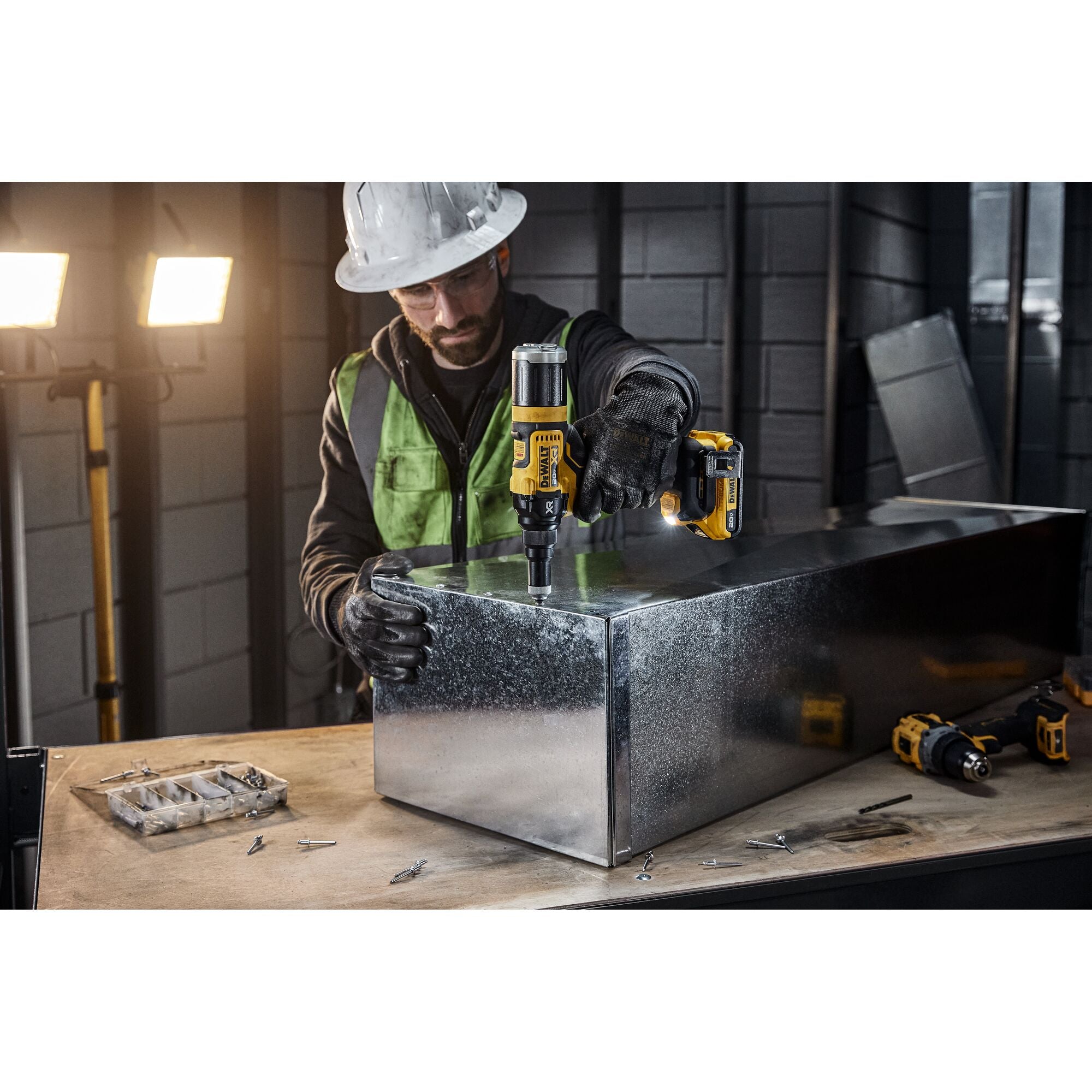 DeWalt DCF403B 20V MAX* XR Brushless Cordless 3/16 in. Rivet Tool (Tool Only)