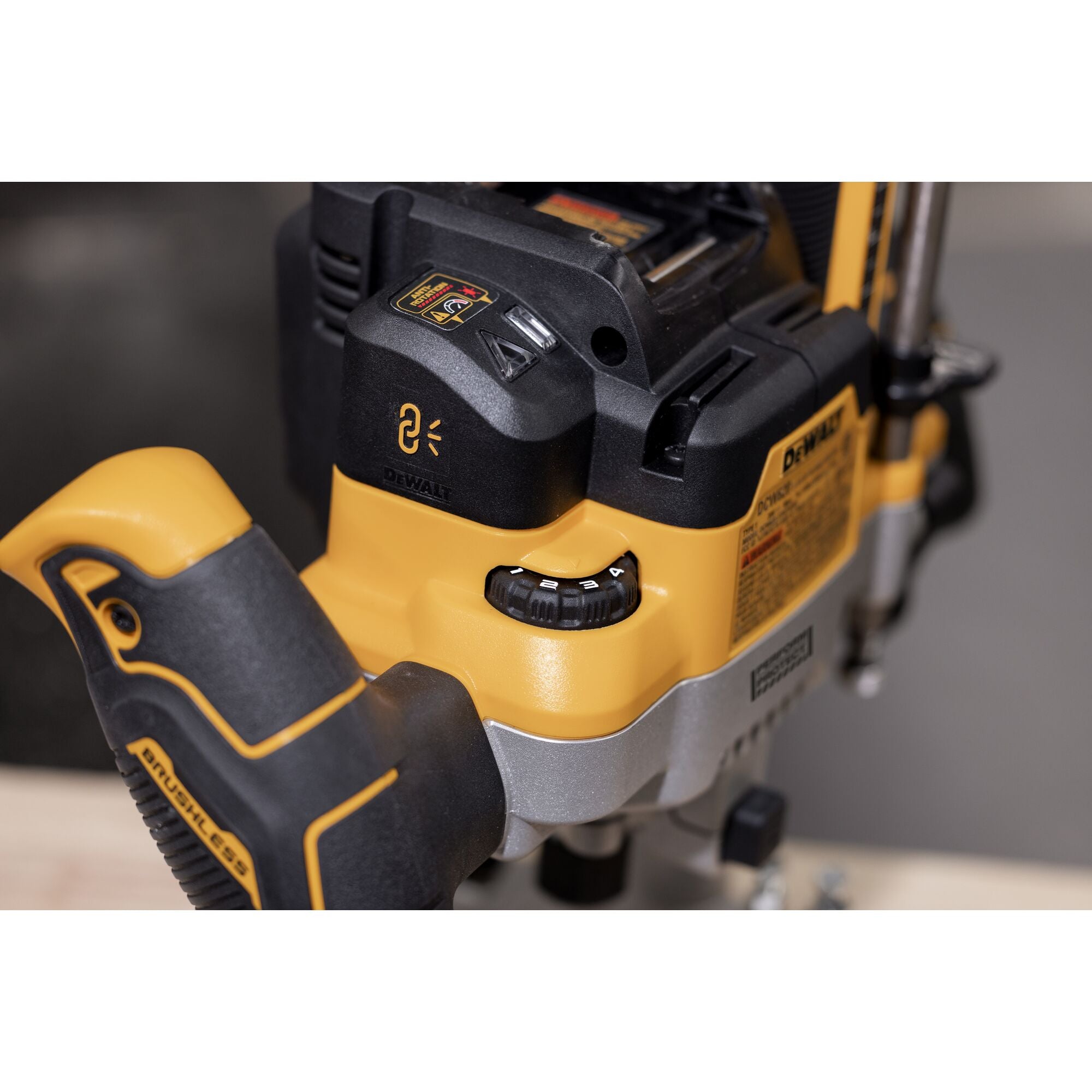 DEWALT DCW620B 20V MAX* XR 2-1/4 Peak HP Plunge Router (Tool Only)