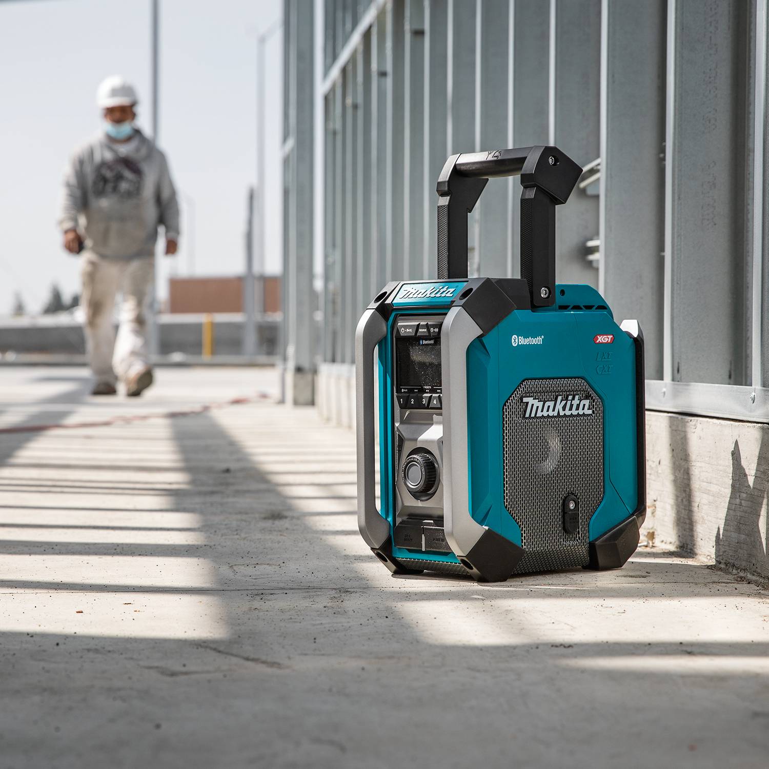 MAKITA MR006G 12/18/40V Jobsite Radio w/Bluetooth & USB, Tool Only