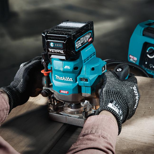 MAKITA RP001GZ01 40V Max XGT BL
  1/2 in. Plunge Router w/AWS, Tool Only