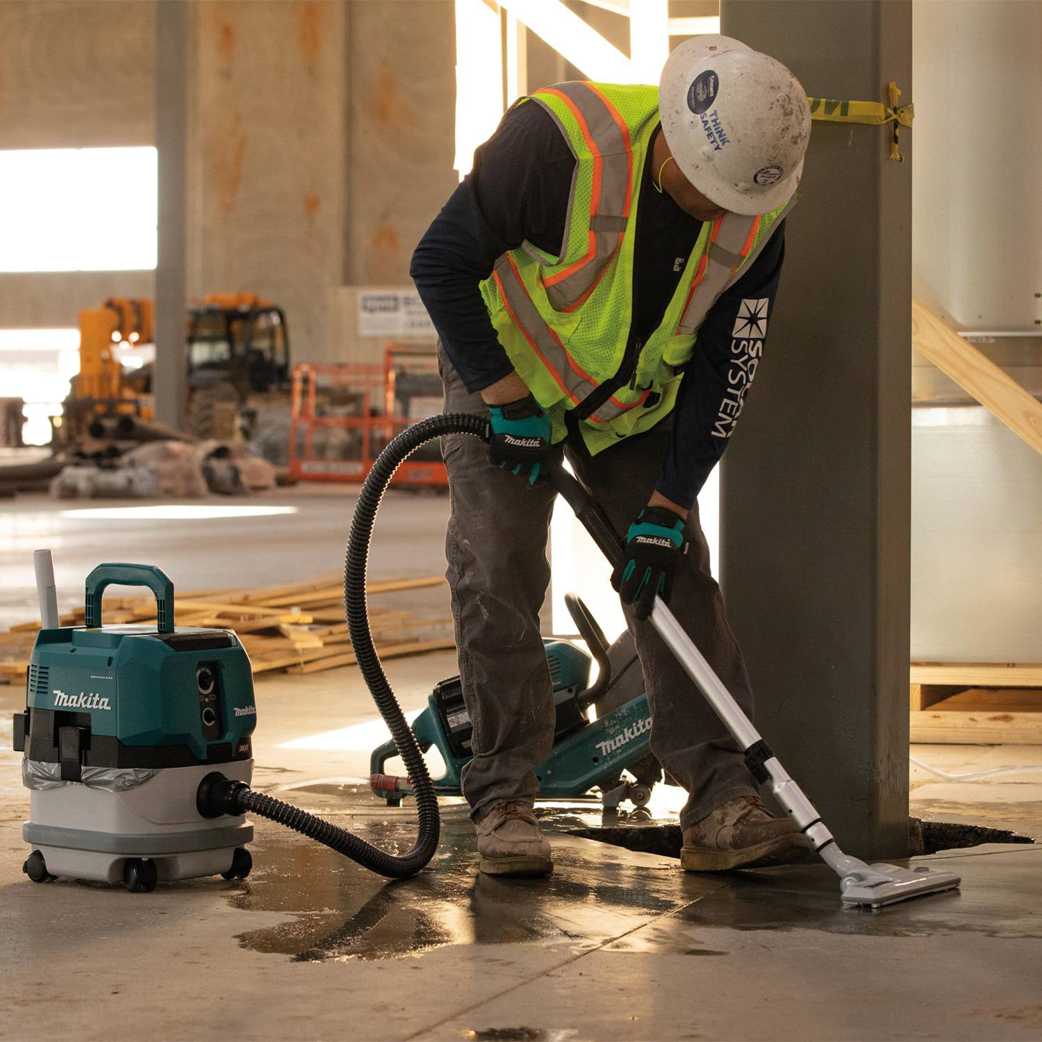 MAKITA VC001GLZ 40V Max XGT BL 8
  L Wet/Dry Vacuum Cleaner, Tool Only