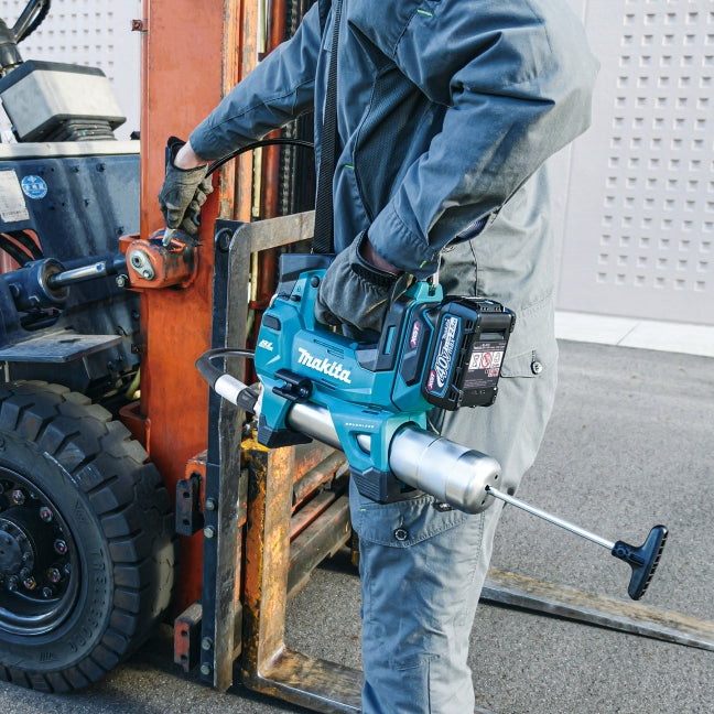 MAKITA GP001GZ 40V Max XGT BL
  Grease Gun, Tool Only