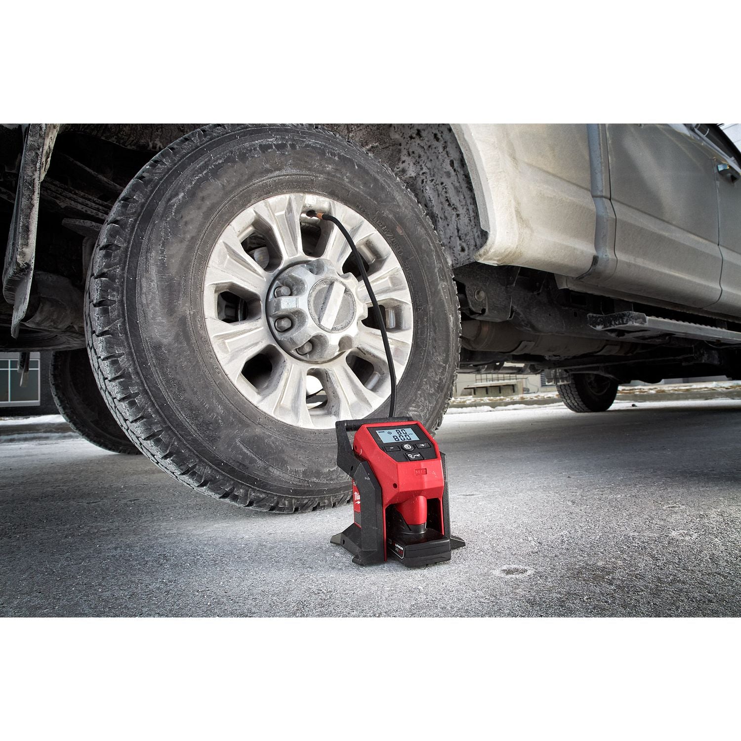 Milwaukee Promo 2475-21XC M12 Inflator Kit 4.0Ah