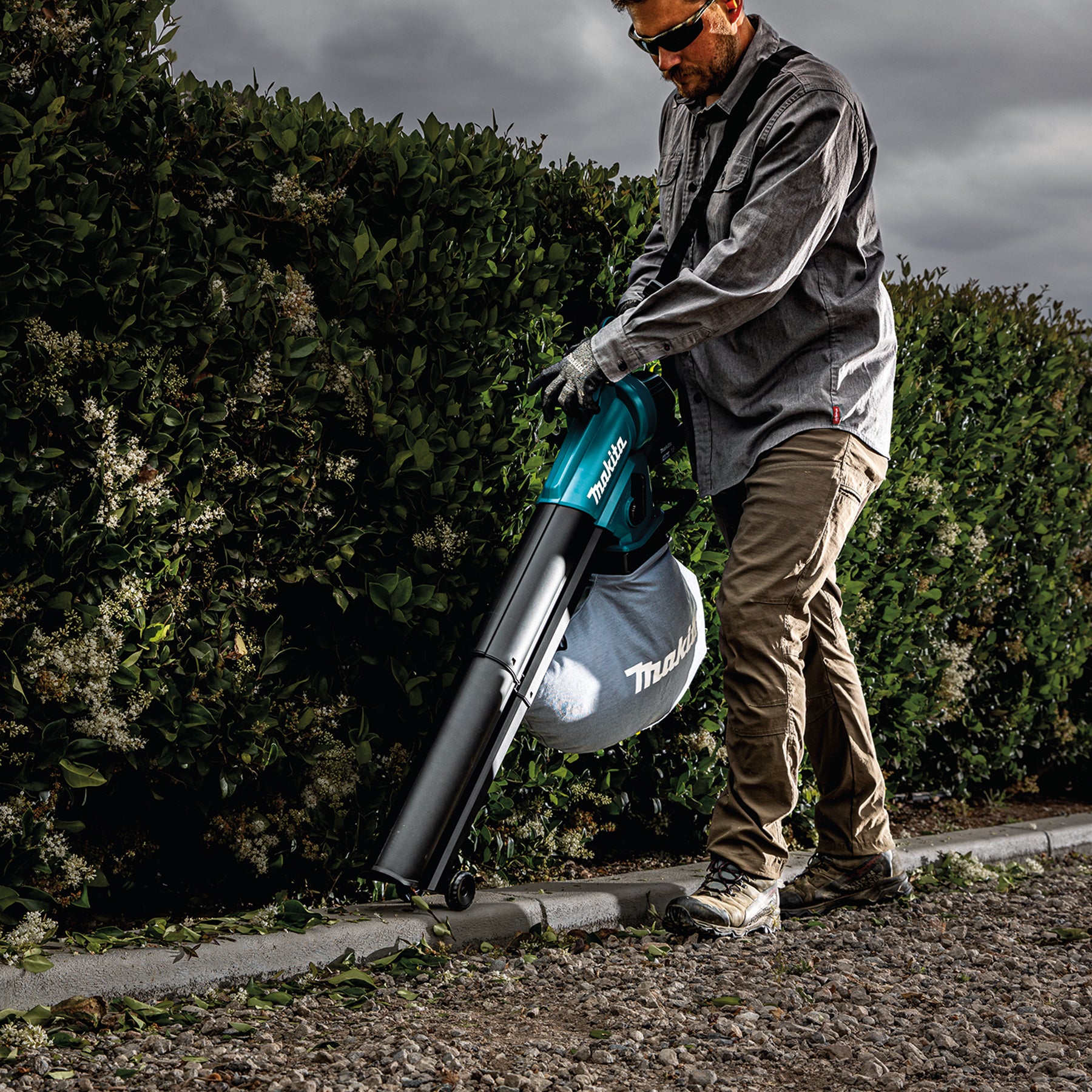 MAKITA DUB187Z 18V LXT Brushless 216 CFM Blower Vacuum, Tool Only