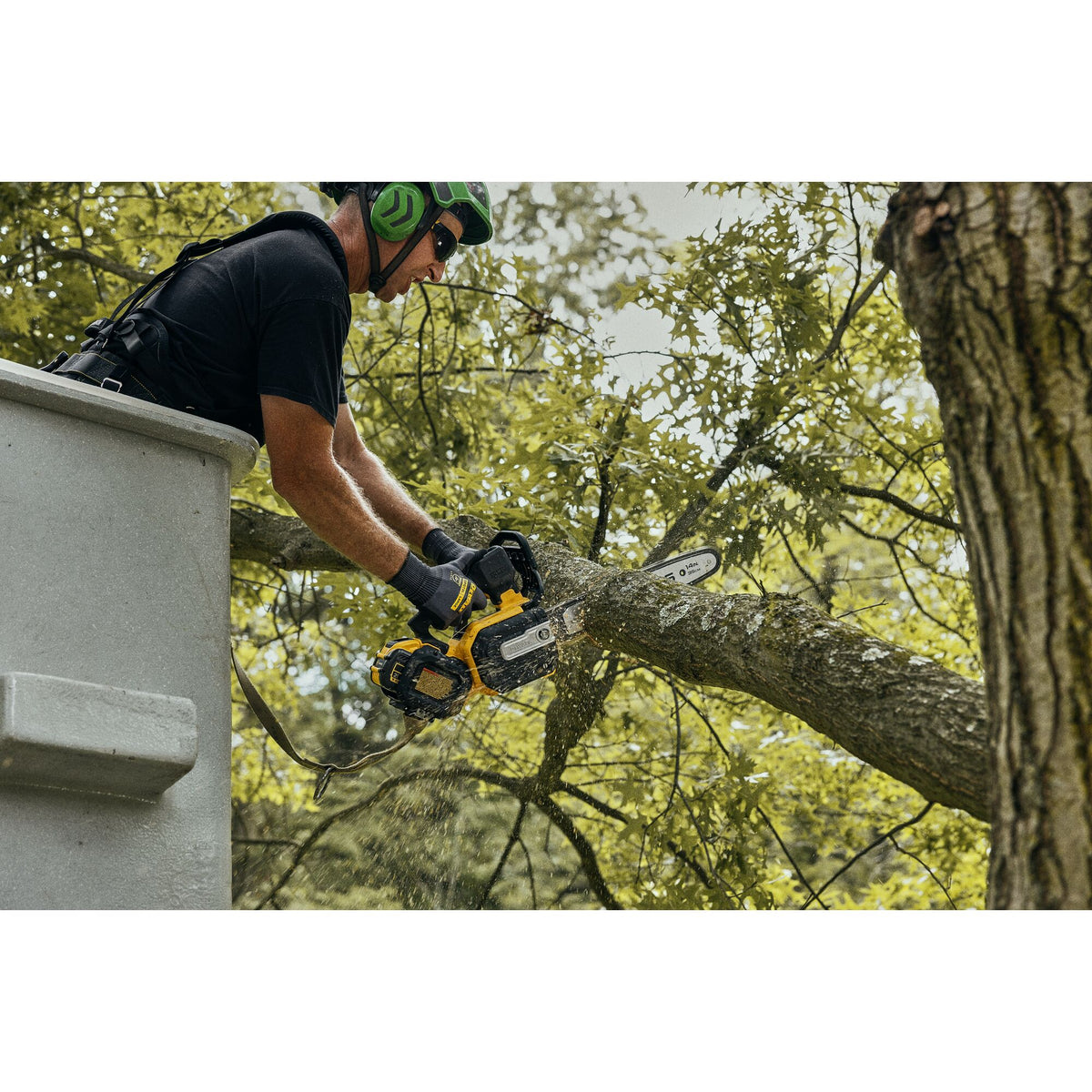 Dewalt DCCS674X2-CA 60V Top Hdl Chainsaw 14 in., 2X9.0Ah