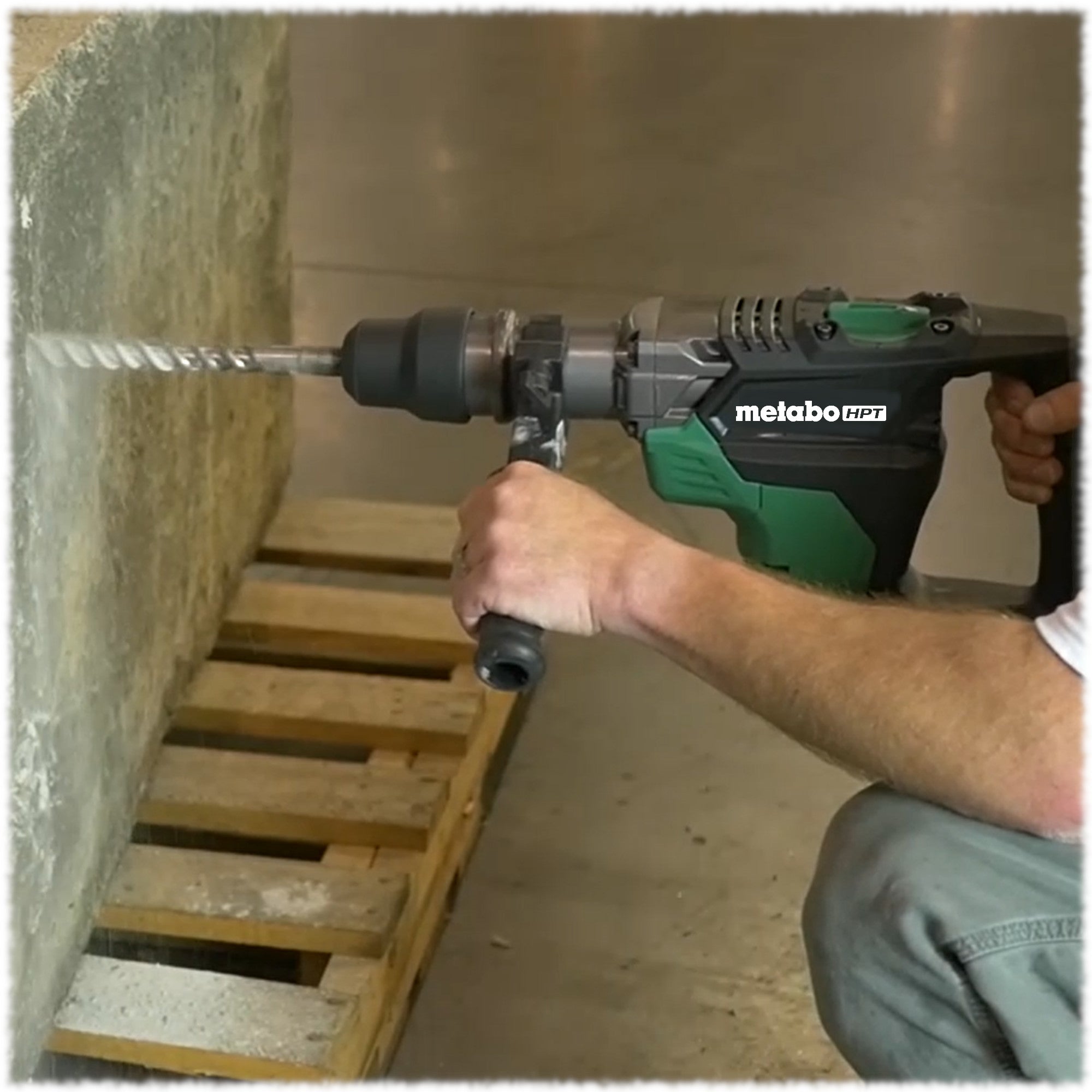 Metabo HPT DH40MCM SDS MAX Rotary Hammer 1-9/16 in.