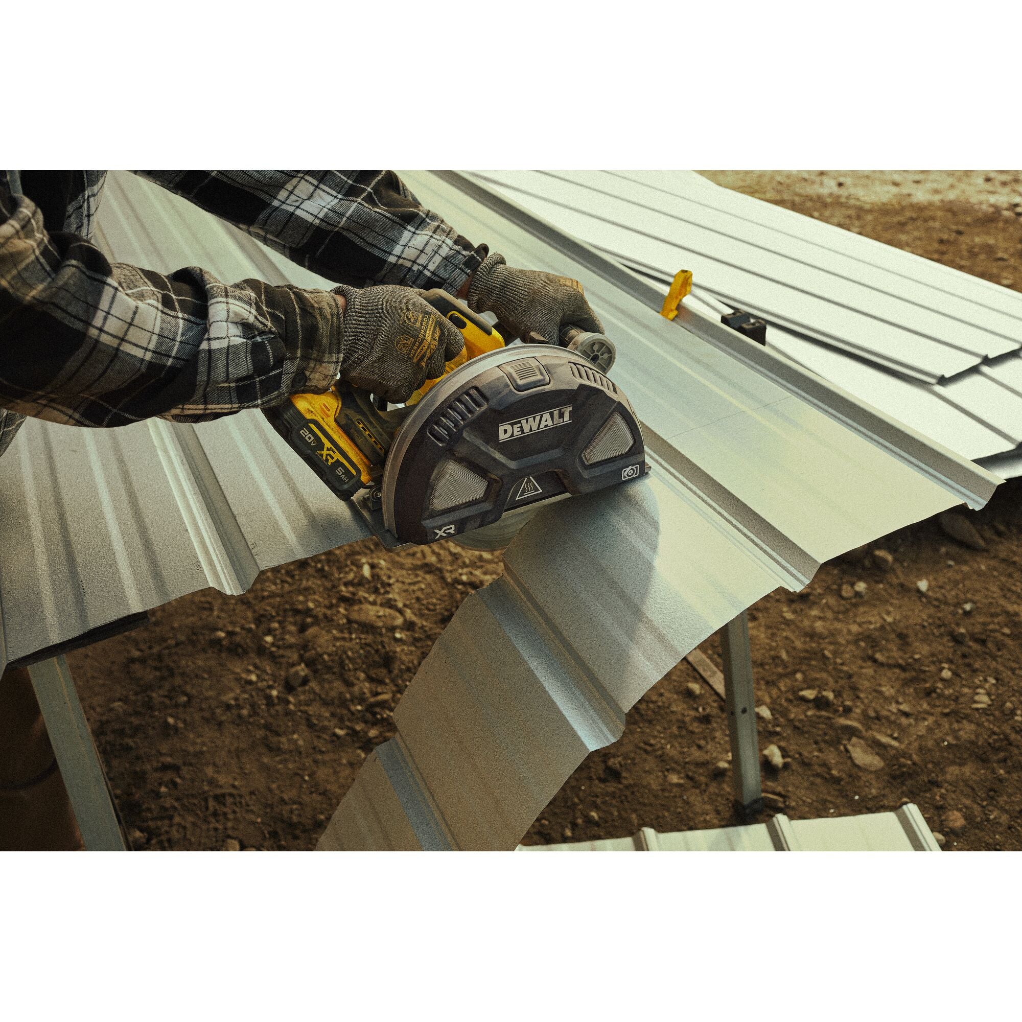 DEWALT DCS383B Metal Cutting Saw Bare 7-1/4 in.