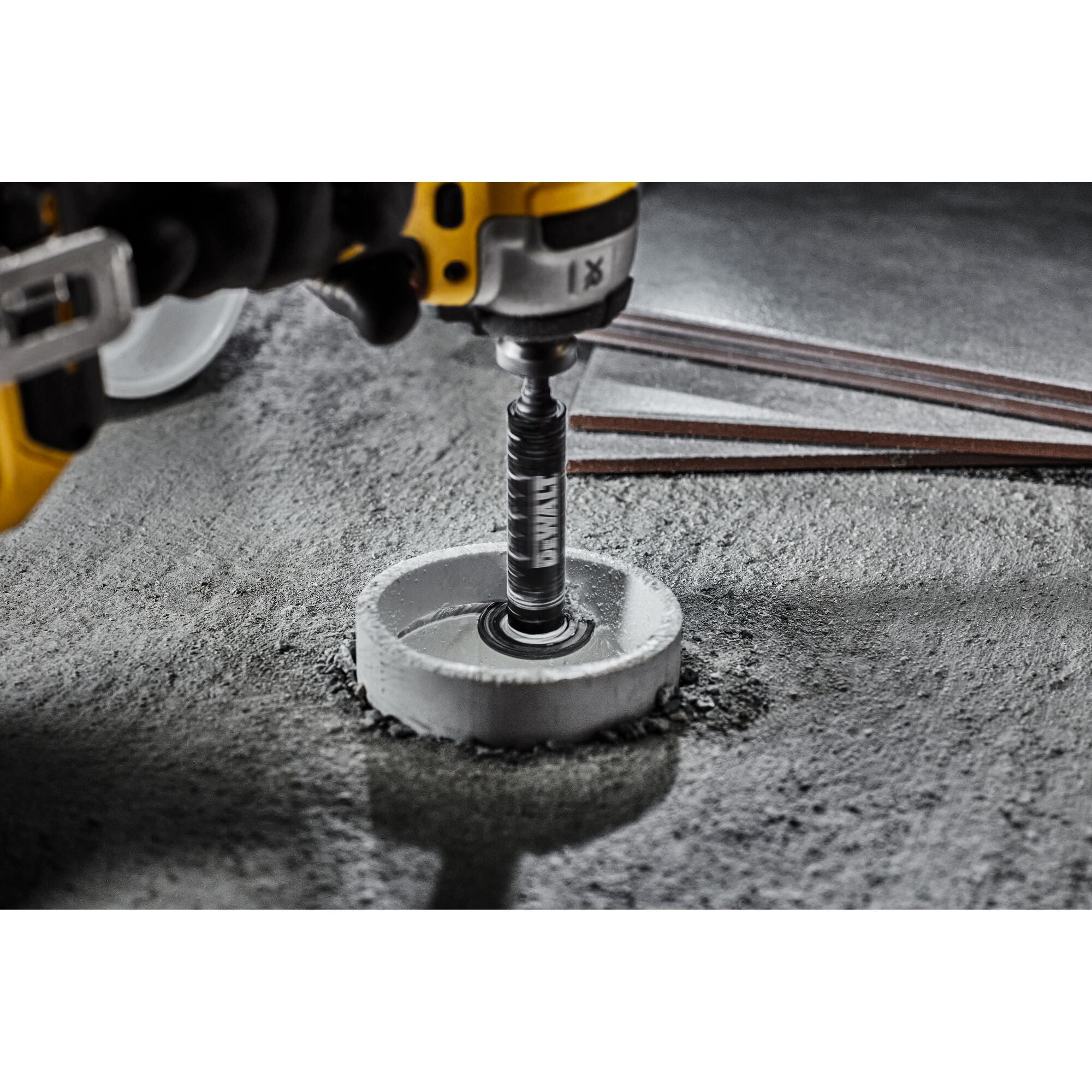 DEWALT DWAIPCIR IMPACT CONNECT™ Inside PVC Pipe Cutter