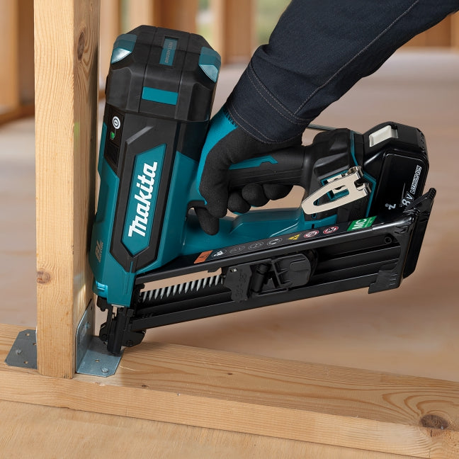 Makita DBN640Z 18V LXT Metal Connector Nailer, Tool Only