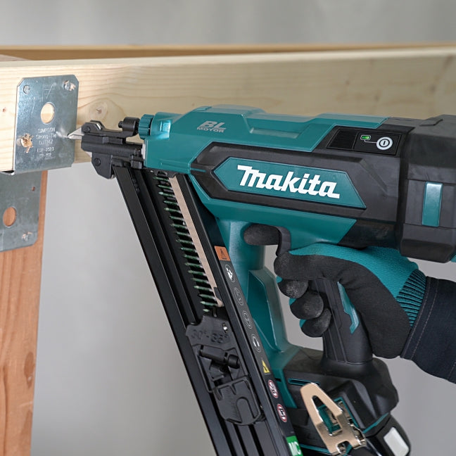 Makita DBN640Z 18V LXT Metal Connector Nailer, Tool Only