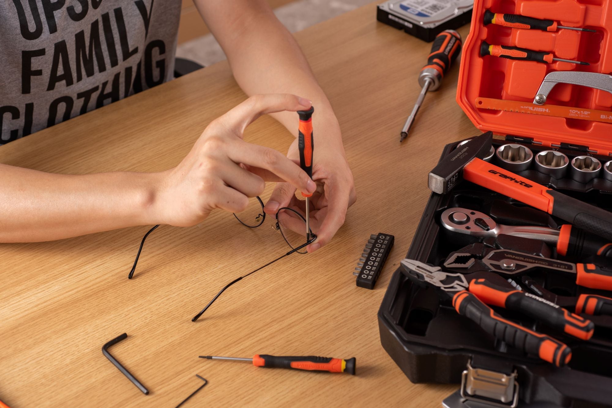 Vanquish 8002 102 PCS General Household Tool Set