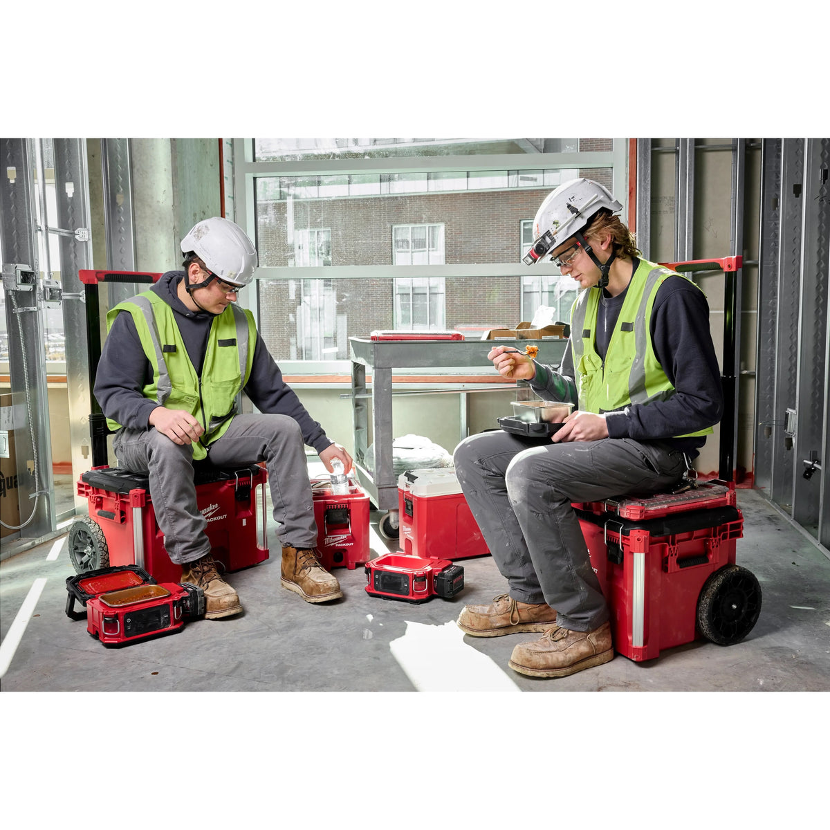 Milwaukee 0811-20 M18™ Jobsite Lunch Warmer