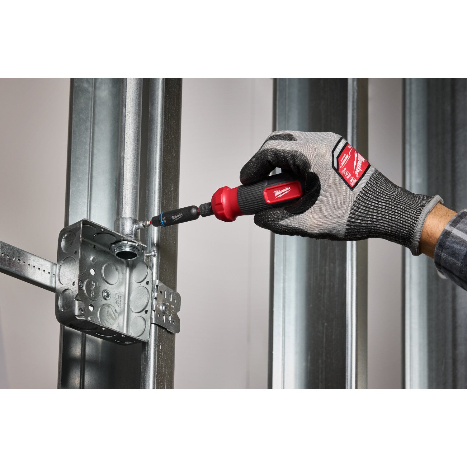 Milwaukee 48-22-2922 8-In-1 Multi-Bit & Nut Driver