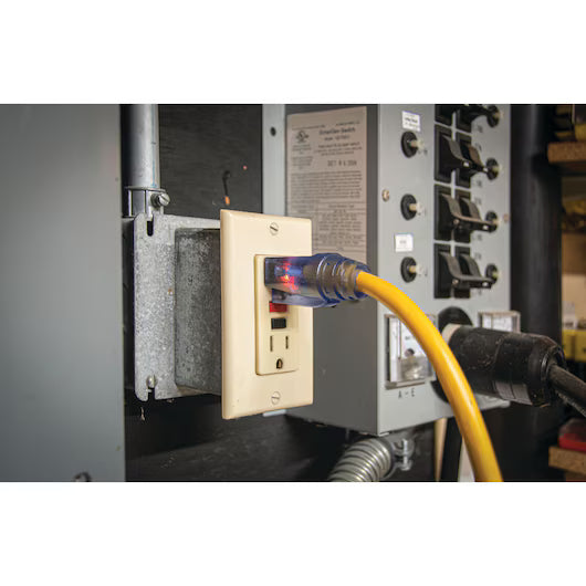 Dewalt DXEC17443050 50 ft. 12/3 SJTW Heavy Duty Outdoor Lighted Single Tap