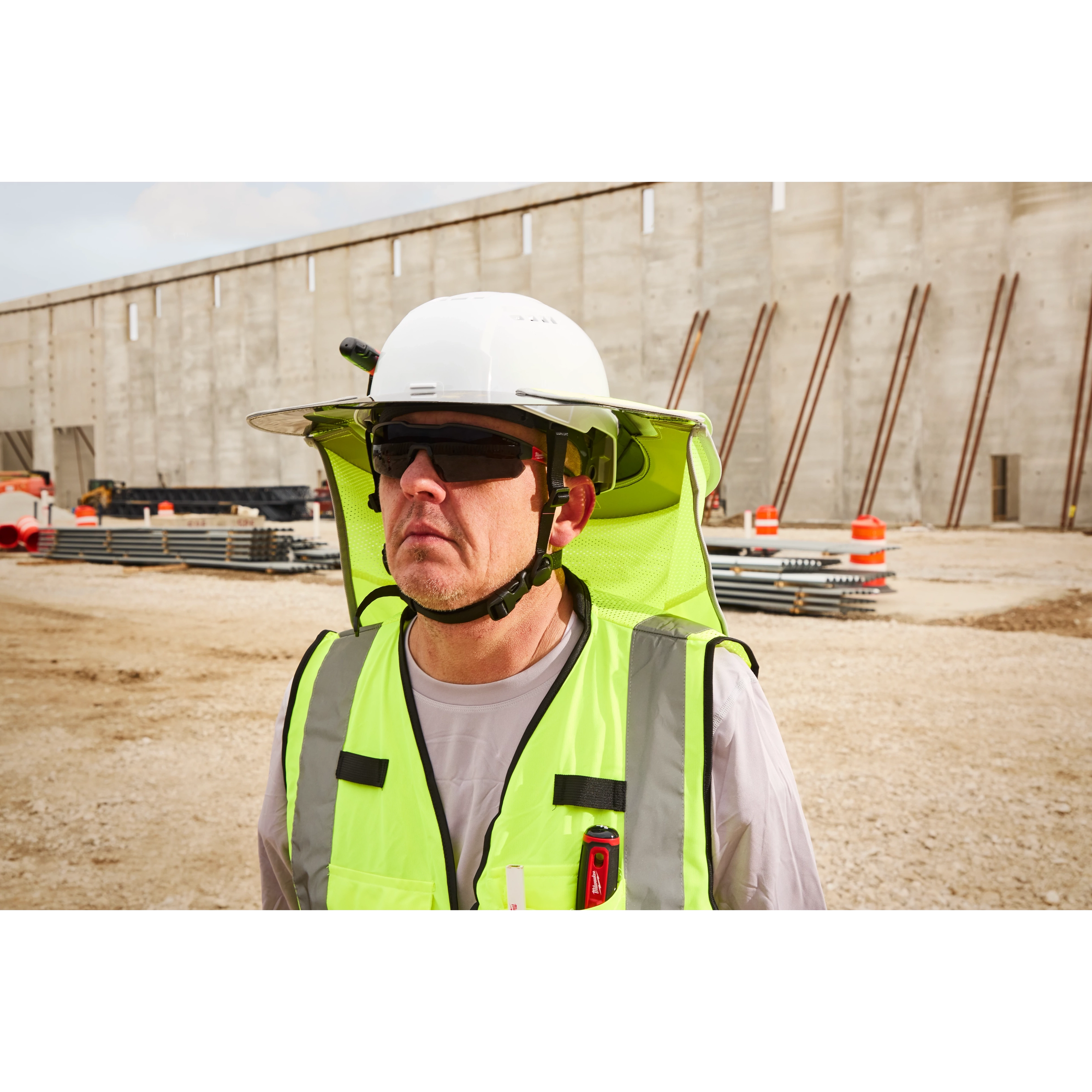 Milwaukee Bolt 48-73-1078 Sun Visor With Sunshade