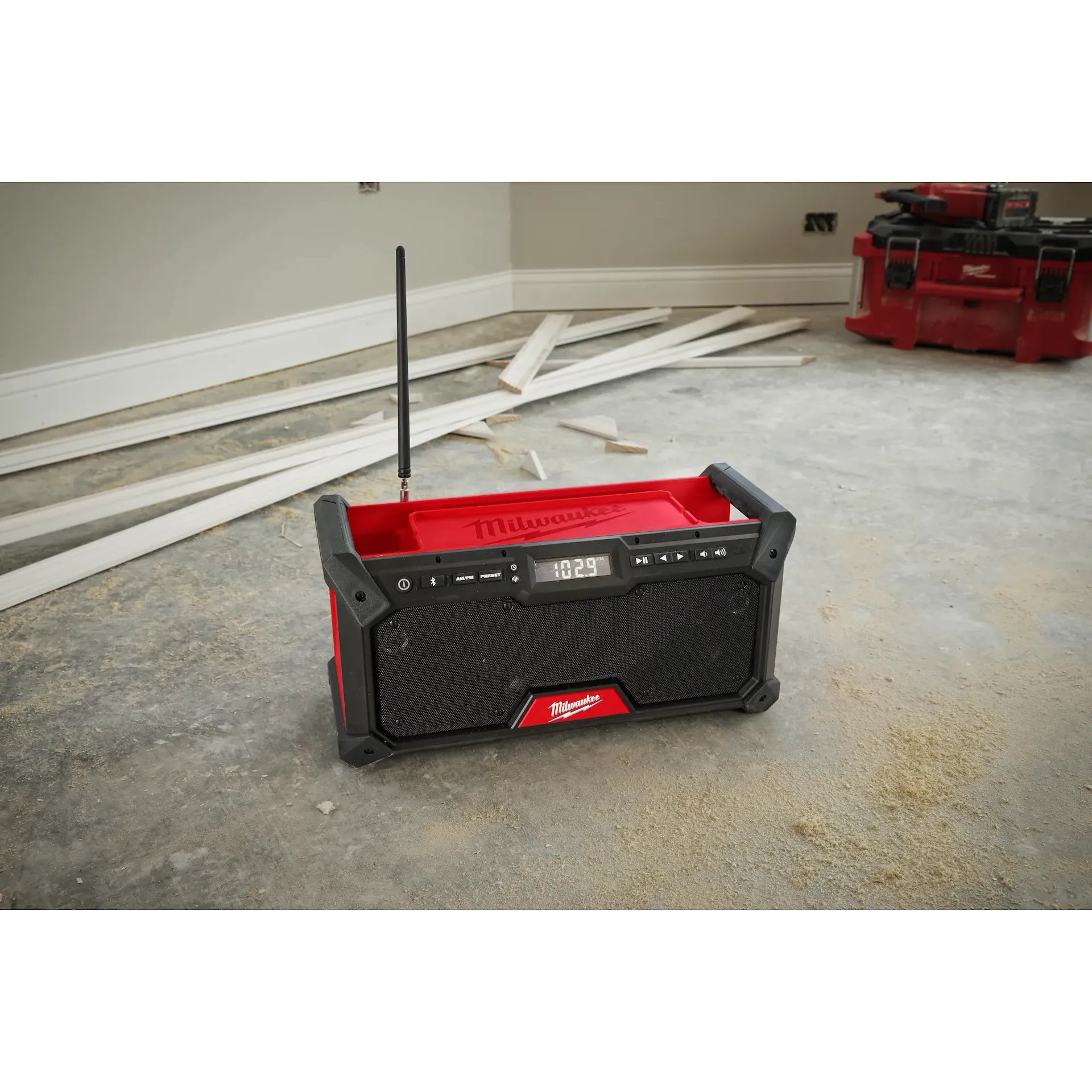 Milwaukee M18 18-Volt Lithium-Ion Cordless Jobsite Radio