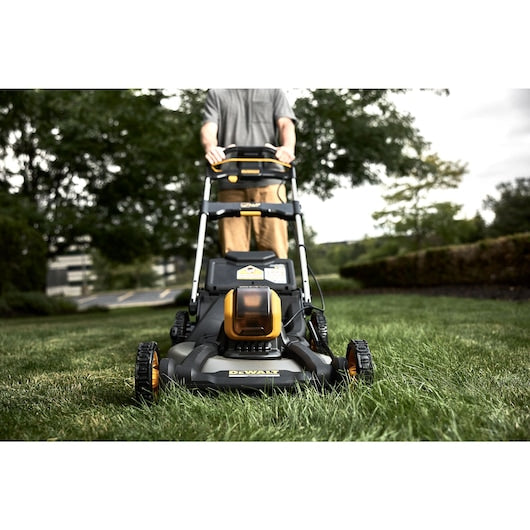 DEWALT DCMWP600X2-CA 60V MAX* Cordless Brushless Push Mower Kit