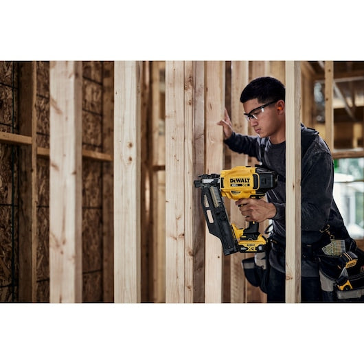 Dewalt DCN930B 20 MAX XR 30-Degreee Framing Nailer (Tool Only)